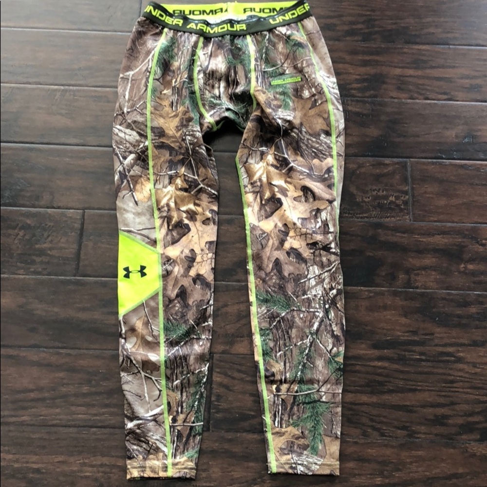 Youth size L base layer from Under Armour